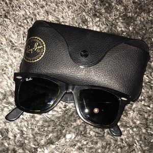 Ray Ban tortoise wayfarer sunglasses
